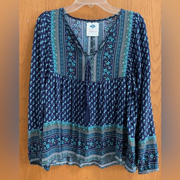 Cute blouse - Picture 1 of 3